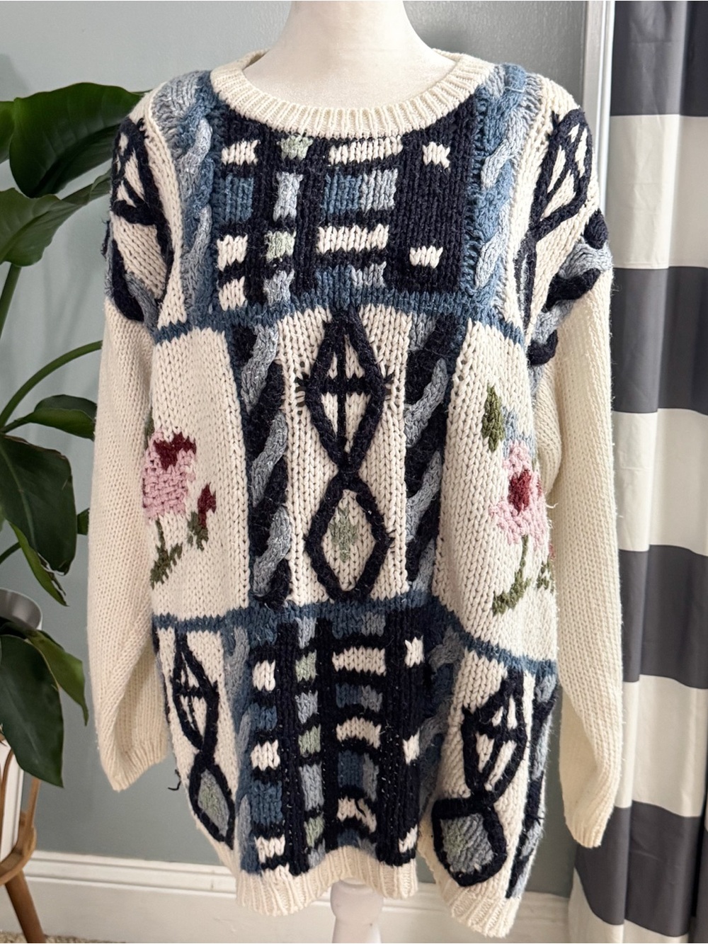 Vintage Huntington Ridge Hand-Knit Sweater with Floral & Geometric Pattern - XL - Picture 9 of 9